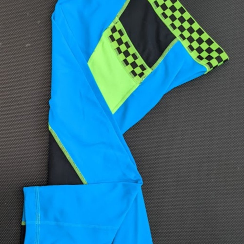 Zumba Capri Leggings - Stronger, Faster, Better Collection - Size Large